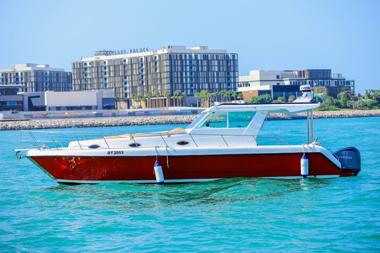 40ft Luxury Yacht View